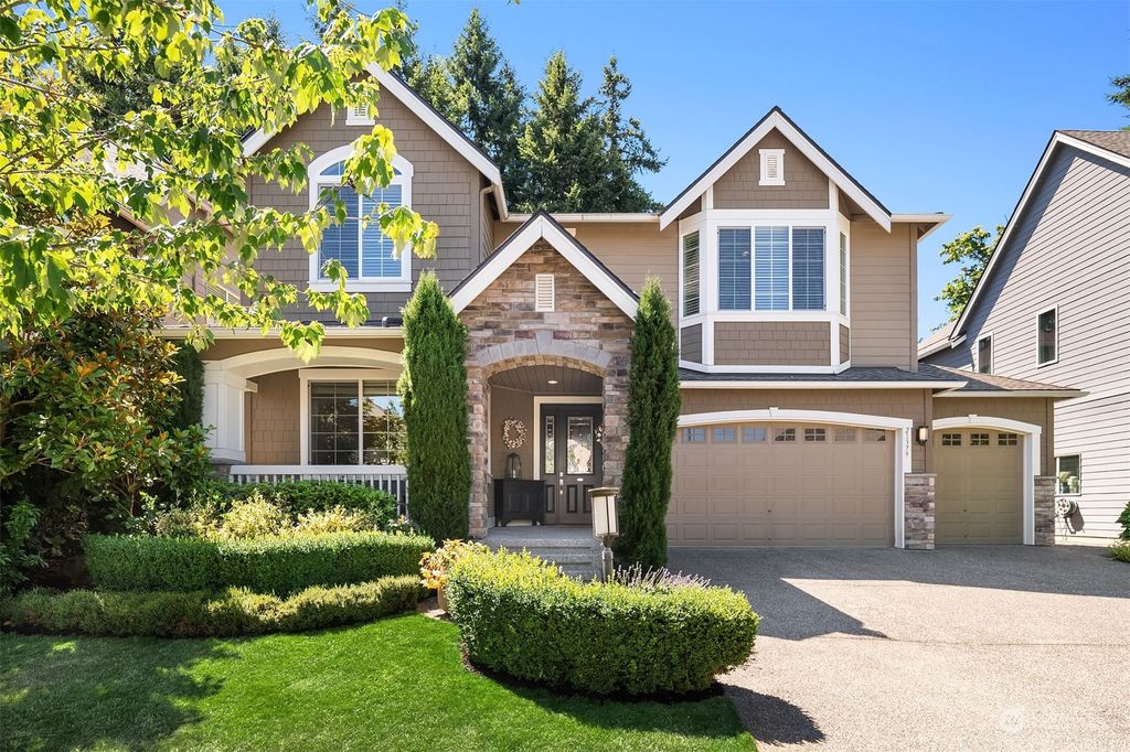 Photo of 21379 SE 32nd Place, Sammamish, WA 98075 (MLS # 2138946)