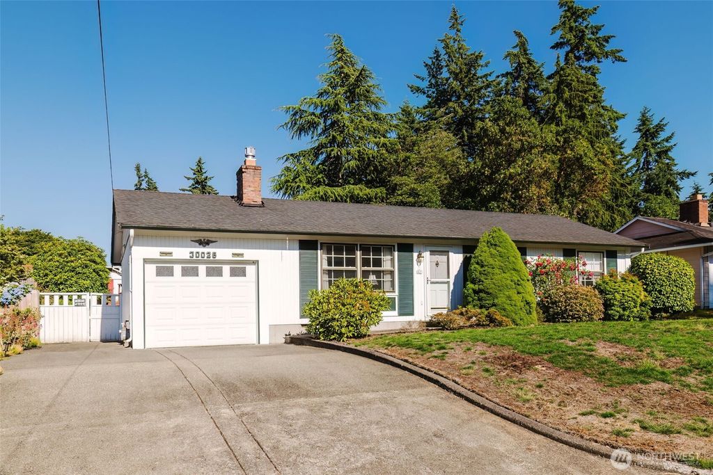 Photo of 30026 5th Avenue SW, Federal Way, WA 98023 (MLS # 2403799)