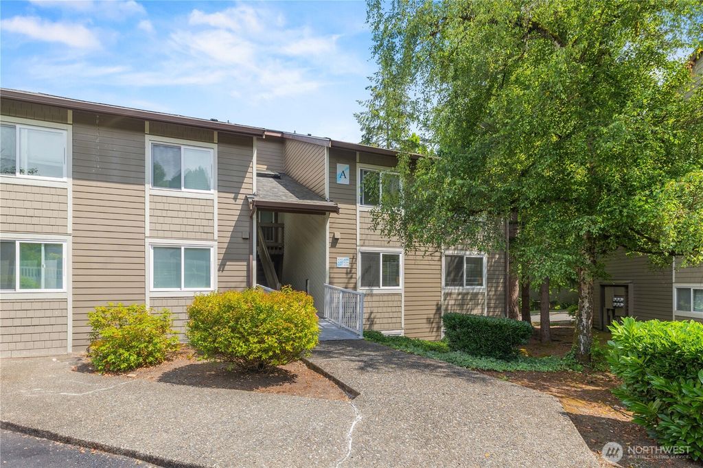Photo of 200 Mt Park Boulevard SW #A204, Issaquah, WA 98027 (MLS # 2445774)
