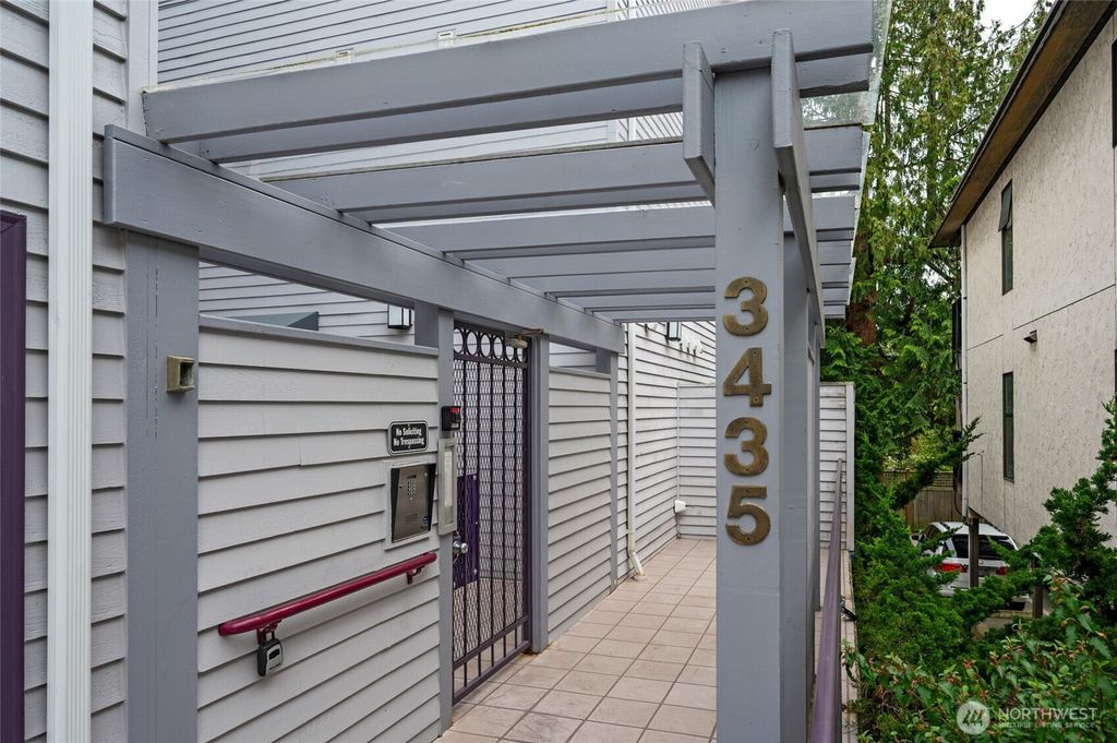 Photo of 3435 California Avenue SW #303, Seattle, WA 98116 (MLS # 2506988)