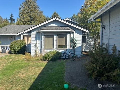 Photo of 204 N 23rd Street, Mount Vernon, WA 98273 (MLS # 2446228)