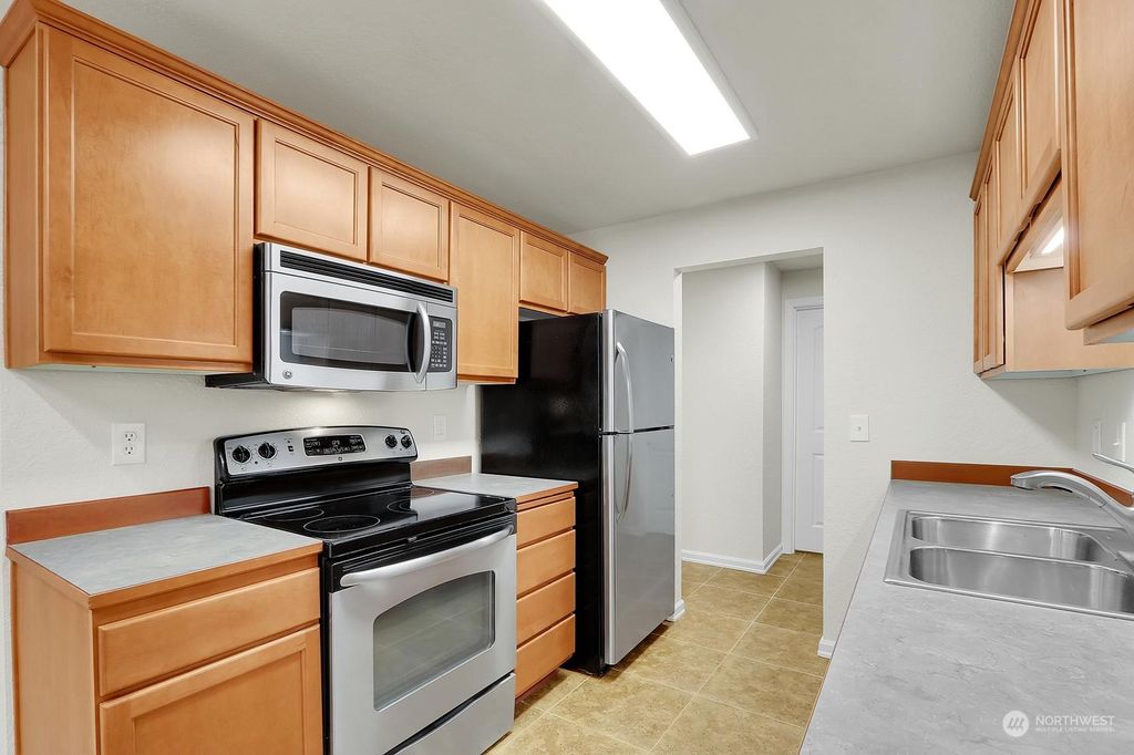 Photo of 750 N 143rd Street #B4, Seattle, WA 98133 (MLS # 2183954)