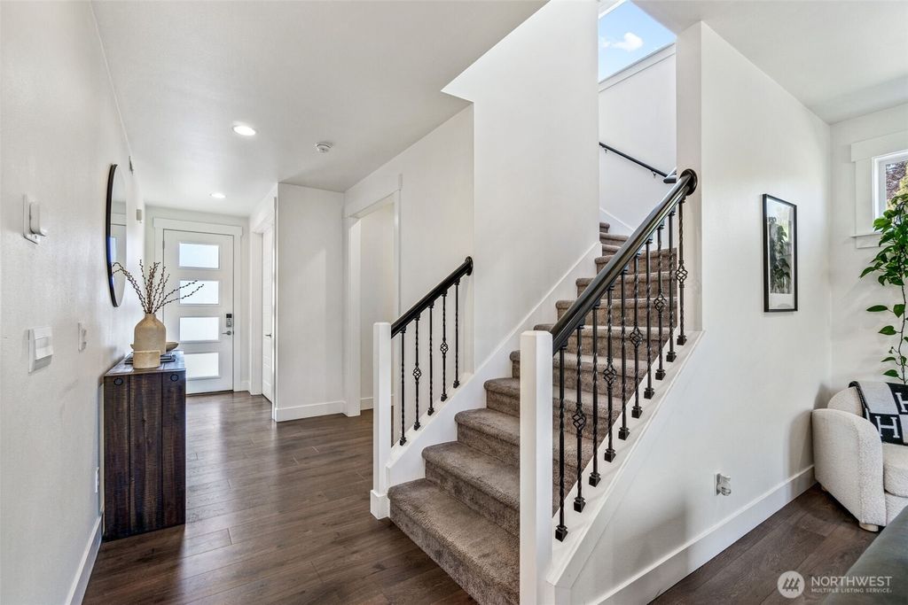 Photo of 20803 9th Place W, Lynnwood, WA 98036 (MLS # 2514652)