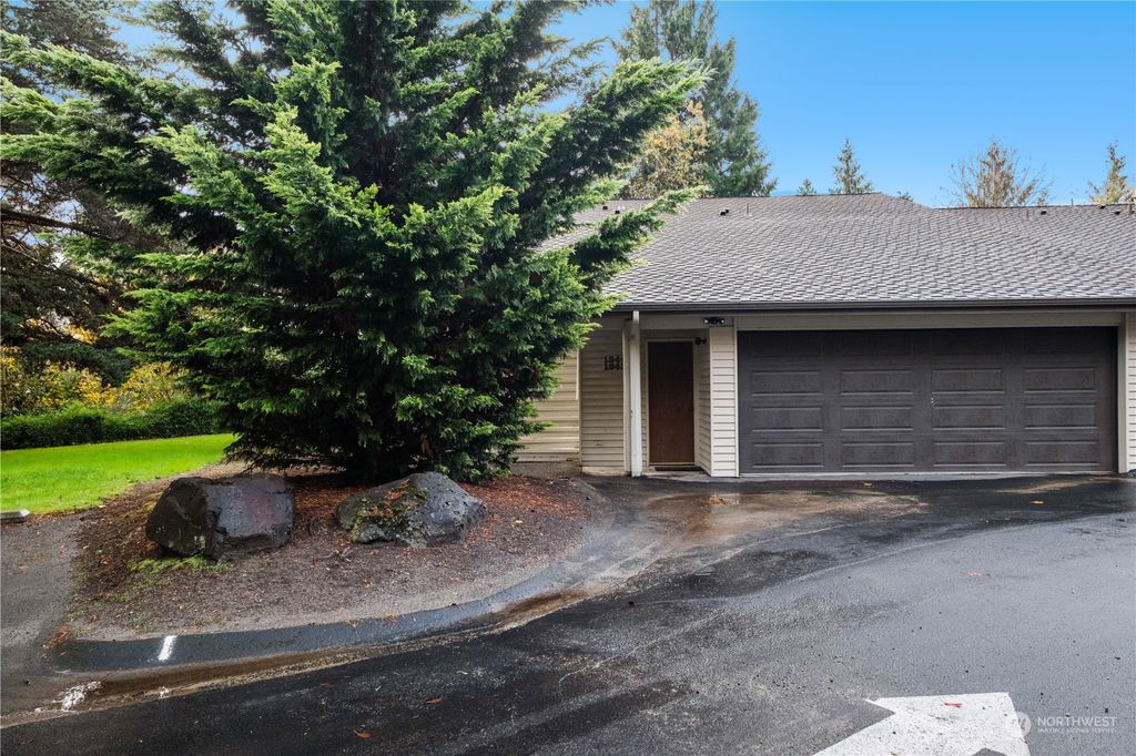 Photo of 1343 Bellefield Park Lane, Bellevue, WA 98004 (MLS # 2178642)