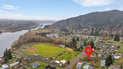 Photo of 1603 Park Avenue, Raymond, WA 98577 (MLS # 2328391) Photo of 1603 Park Avenue, Raymond, WA 98577 (MLS # 2328391)