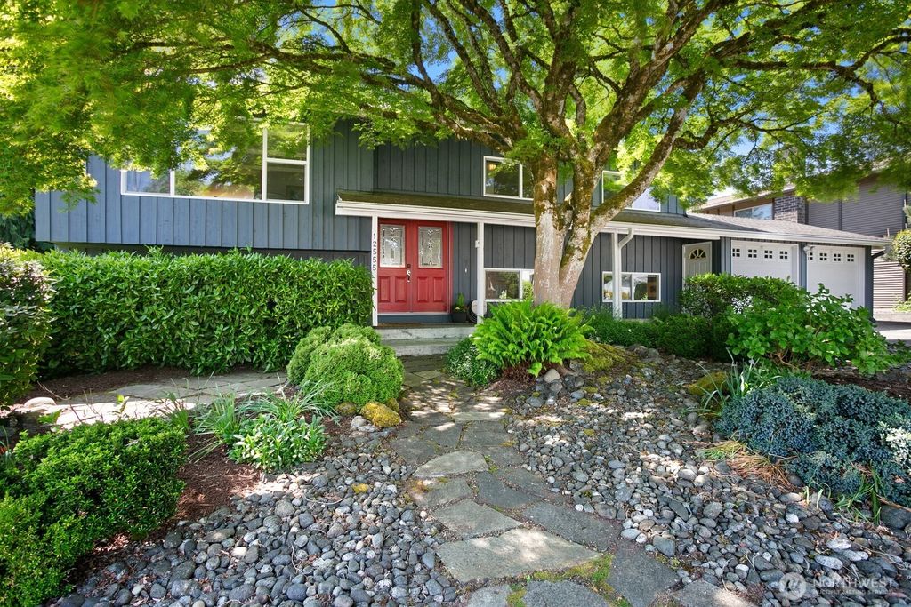 Photo of 12555 SE 72nd Street, Newcastle, WA 98056 (MLS # 2373371)