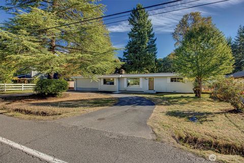 Photo of 14024 169th Avenue SE, Renton, WA 98059 (MLS # 2444107)