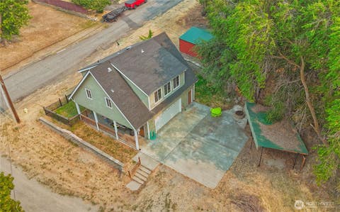 Photo of 400 Partello Park, Grand Coulee, WA 99133 (MLS # 2553508)