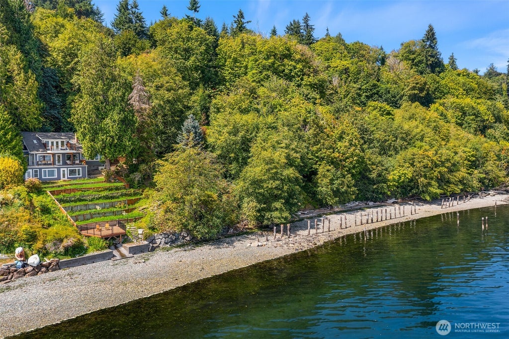 Photo of 9943 SW 123rd Place, Vashon, WA 98070 (MLS # 2567147)