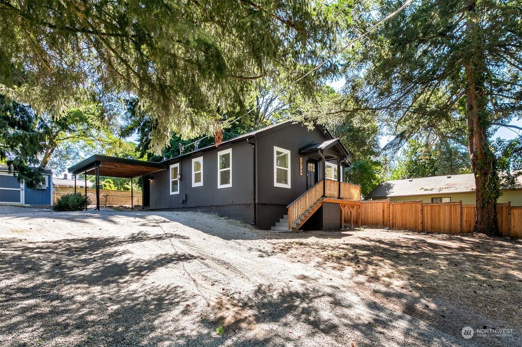 Photo of 10744 17th Avenue SW, Seattle, WA 98146 (MLS # 2151082)