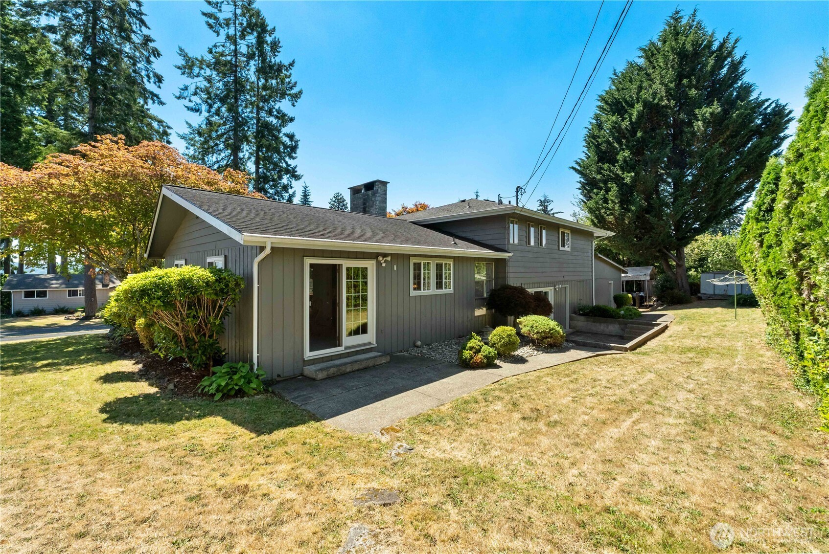 121 Hillcrest Drive