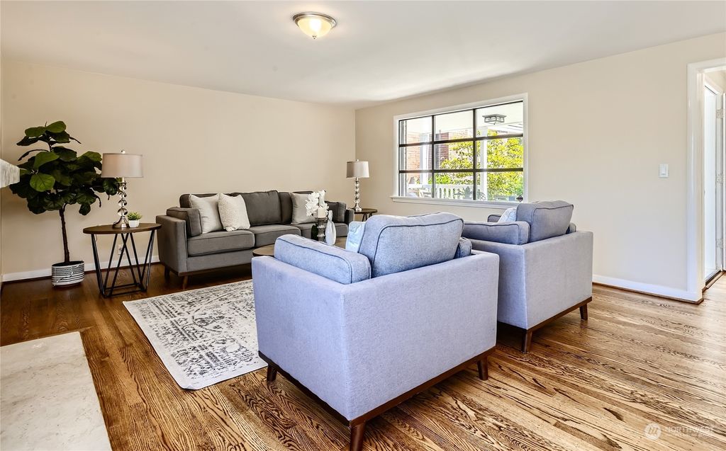 Photo of 1921 Edgemont Place W, Seattle, WA 98199 (MLS # 2147455)