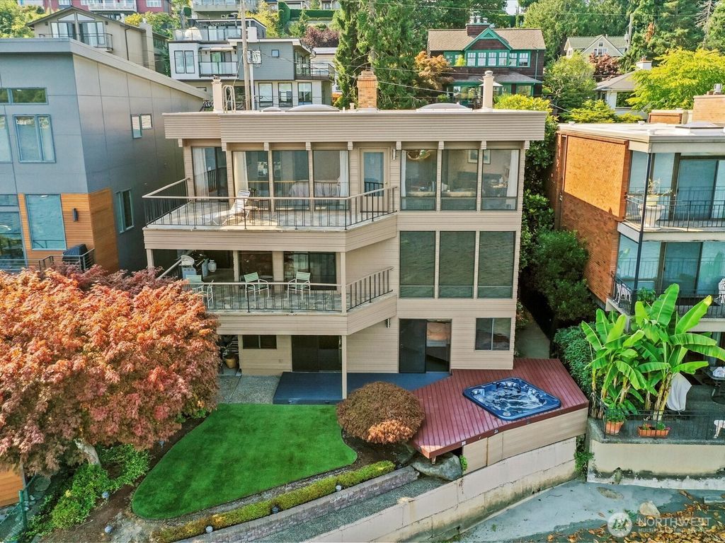 Photo of 5622 39th Avenue W, Seattle, WA 98199 (MLS # 2427798)