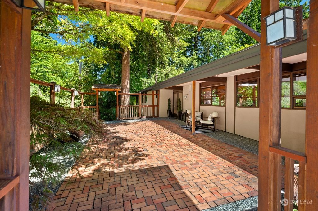 Photo of 2466 172nd Avenue NE, Redmond, WA 98052 (MLS # 2230245)