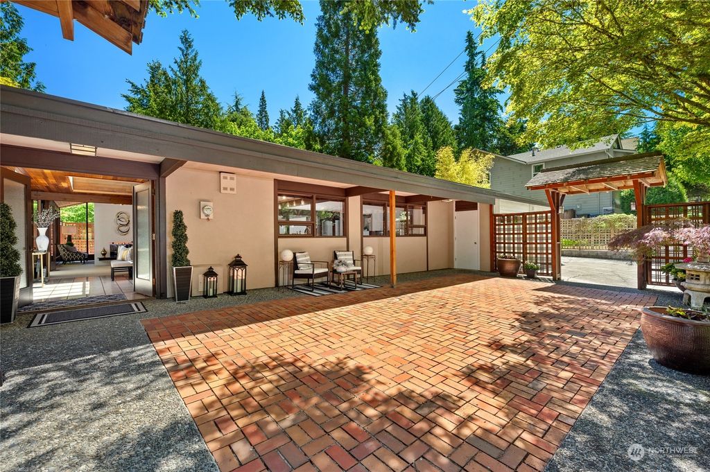Photo of 2466 172nd Avenue NE, Redmond, WA 98052 (MLS # 2230245)