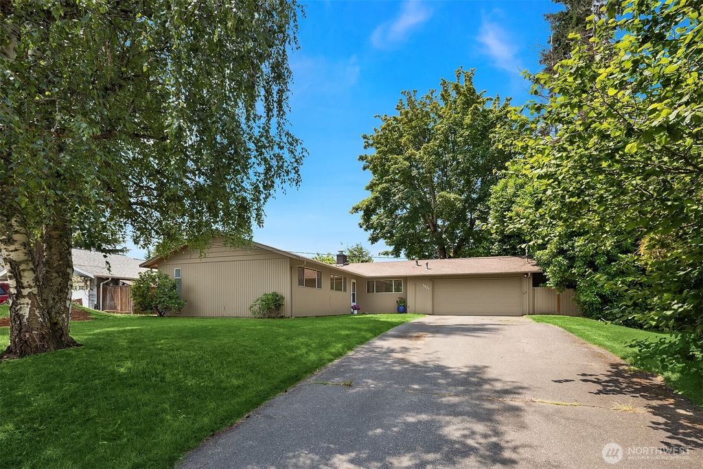 Photo of 7825 115th Avenue SE, Newcastle, WA 98056 (MLS # 2423132)