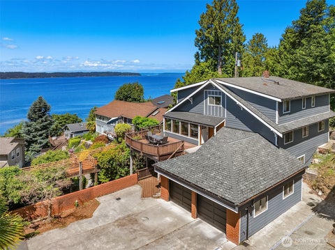 Photo of 2714 SW 152nd Pl PL, Burien, WA 98166 (MLS # 2544652)