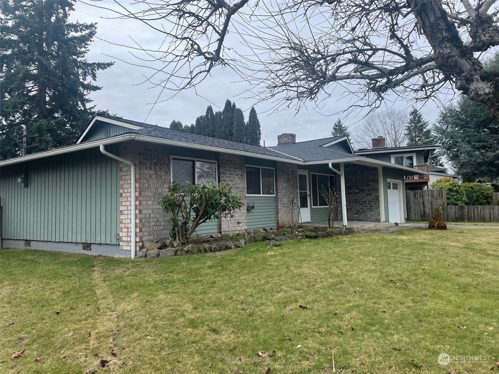 Photo of 11835 SE 165th Street, Renton, WA 98058 (MLS # 2193789)