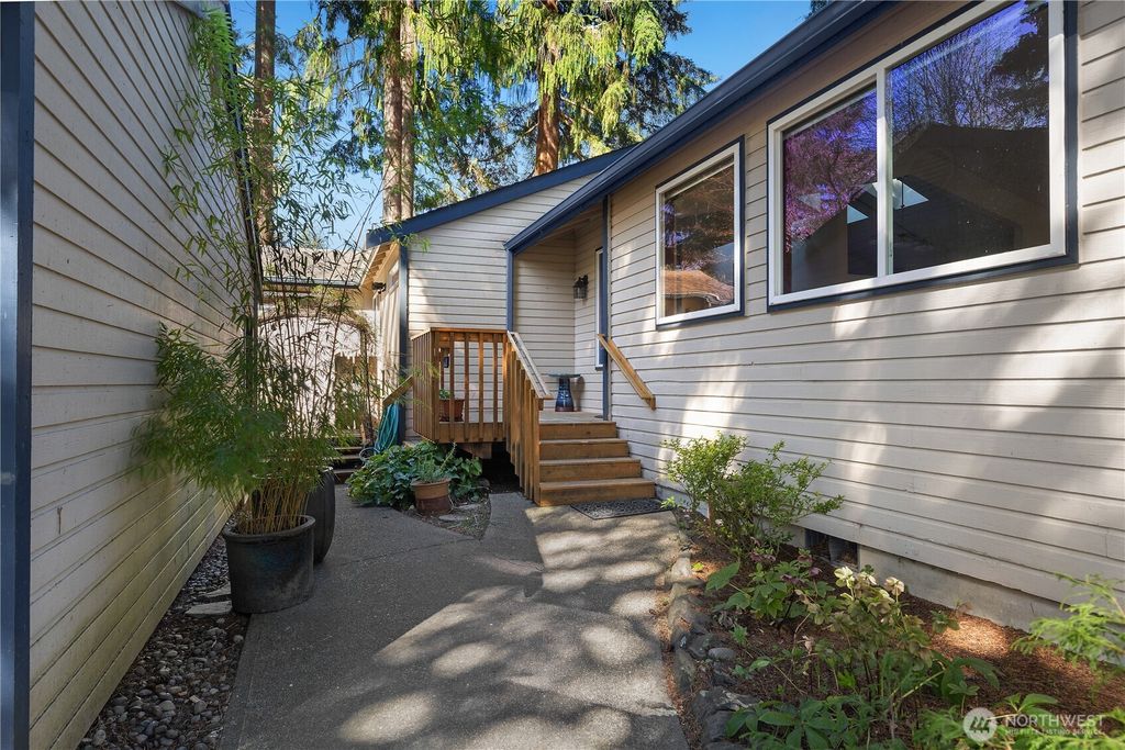Photo of 2813 Aberdeen Ct, Olympia, WA 98501 (MLS # 2506531)