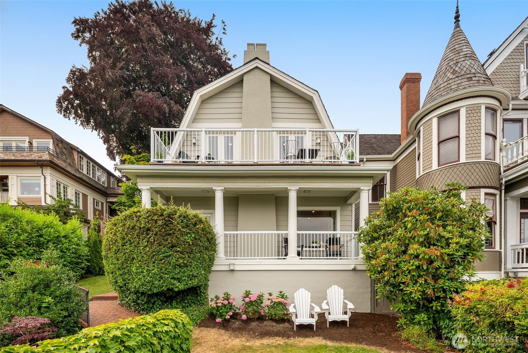 526 W Kinnear Place