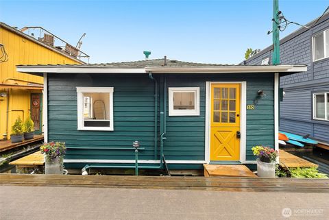 Photo of 2219 Fairview Avenue Ave E #6, Seattle, WA 98102 (MLS # 2438641)