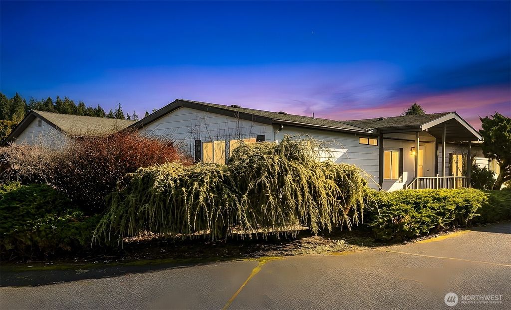 Photo of 23728 Vista View Vw, Bothell, WA 98021 (MLS # 2478897)