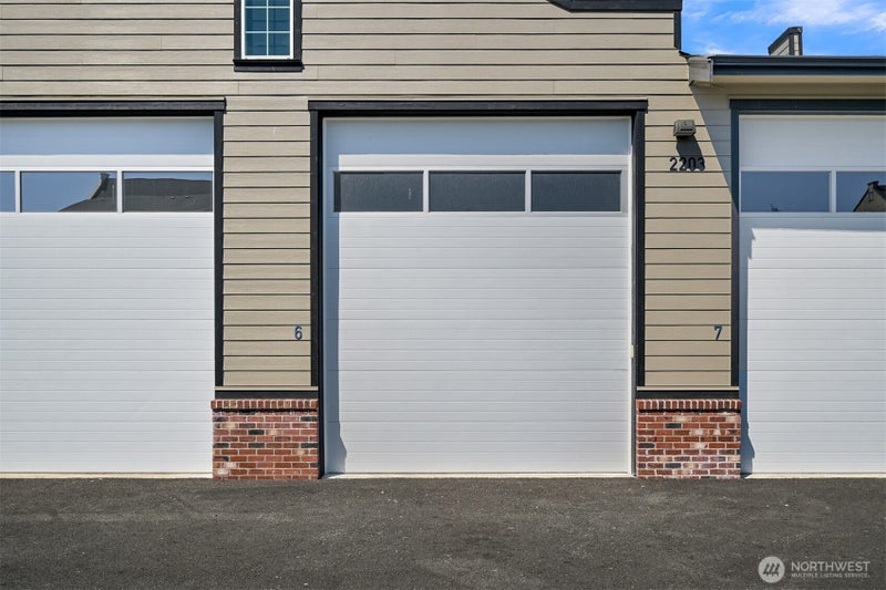 2203 Mercedes Drive 6