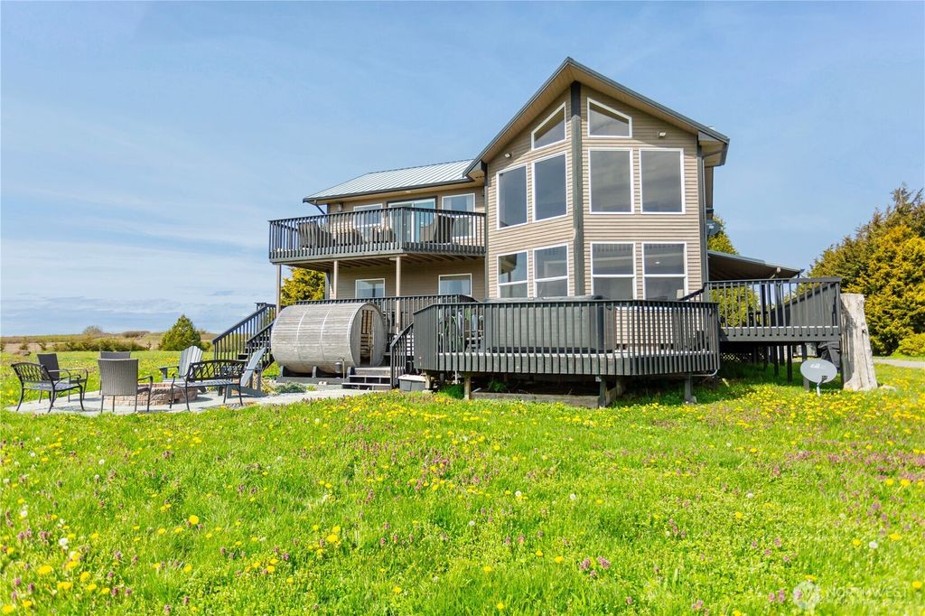 Photo of 26987 State Route 20, Oak Harbor, WA 98277 (MLS # 2525932)