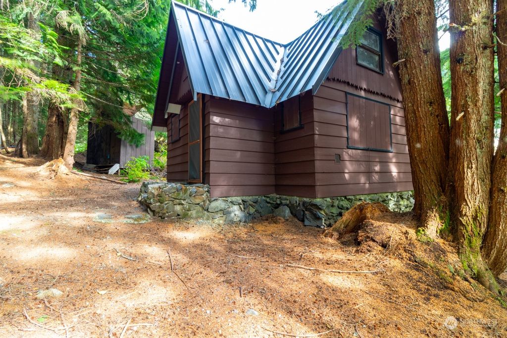 Photo of 28 Denny Creek Road, Snoqualmie Pass, WA 98068 (MLS # 2159110)