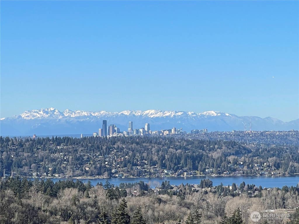 Photo of 4736 134th Place SE, Bellevue, WA 98006 (MLS # 2570827)