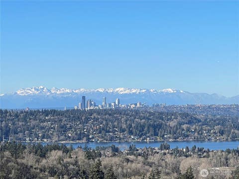 Photo of 4736 134th Place SE, Bellevue, WA 98006 (MLS # 2570827)