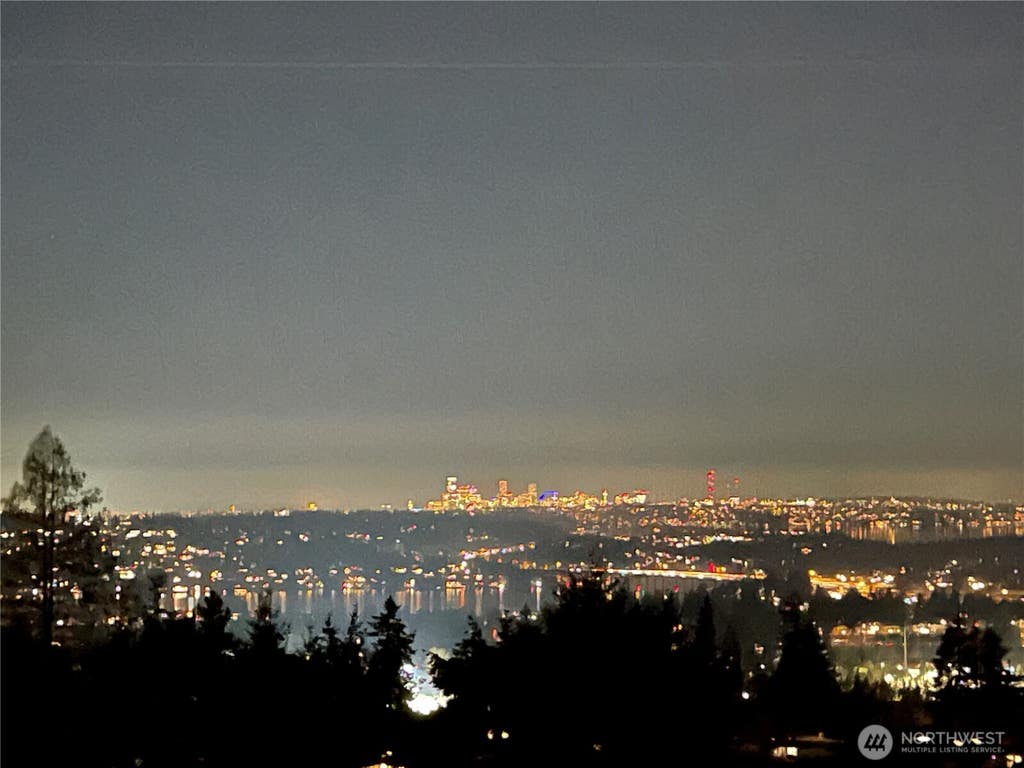 Photo of 4736 134th Place SE, Bellevue, WA 98006 (MLS # 2570827)