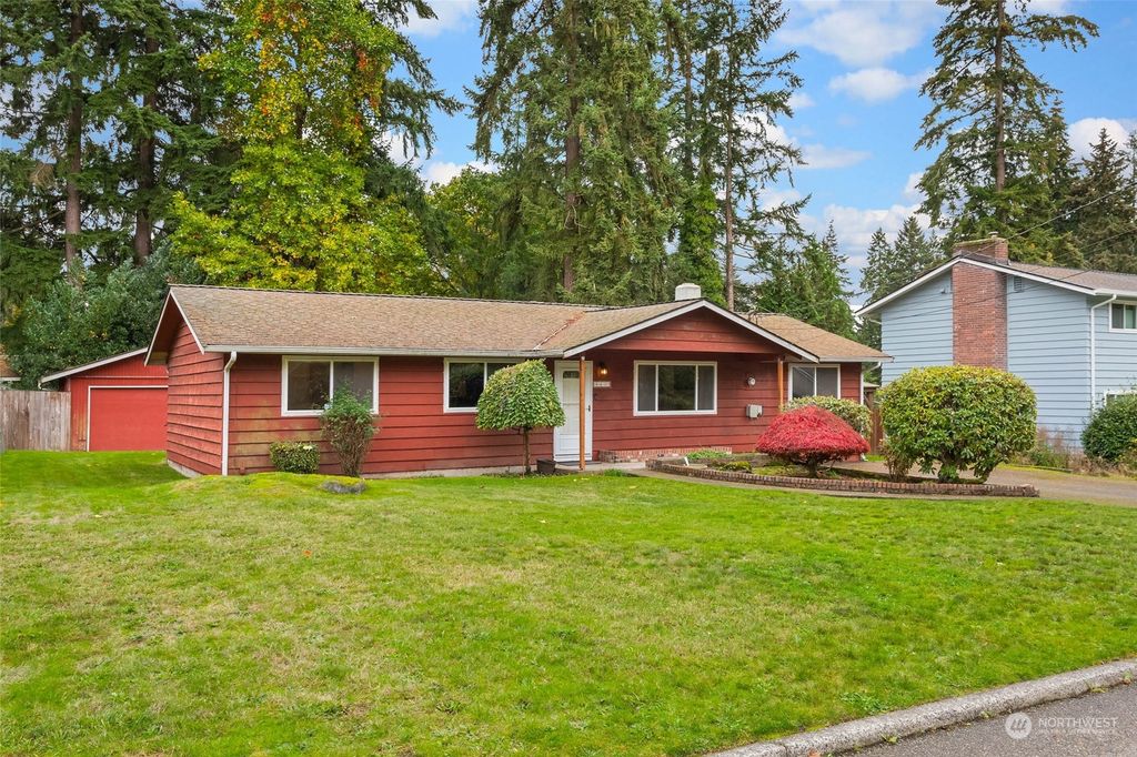 Photo of 8435 NE 138th Street, Kirkland, WA 98034 (MLS # 2277861)