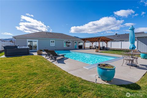 Photo of 52 Manzanita Drive, Manson, WA 98831 (MLS # 2490329)