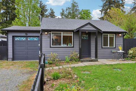 Photo of 13428 6th Avenue S, Burien, WA 98168 (MLS # 2514238)