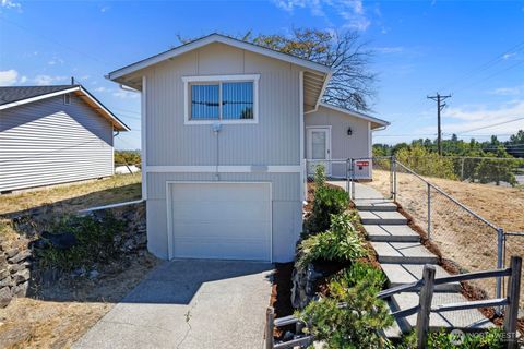 Photo of 3737 E L Street, Tacoma, WA 98404 (MLS # 2420597)