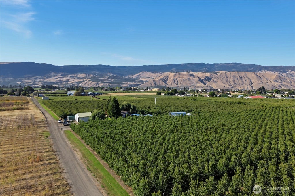 Photo of 0 NNA N Quincy Avenue, East Wenatchee, WA 98802 (MLS # 2585550)