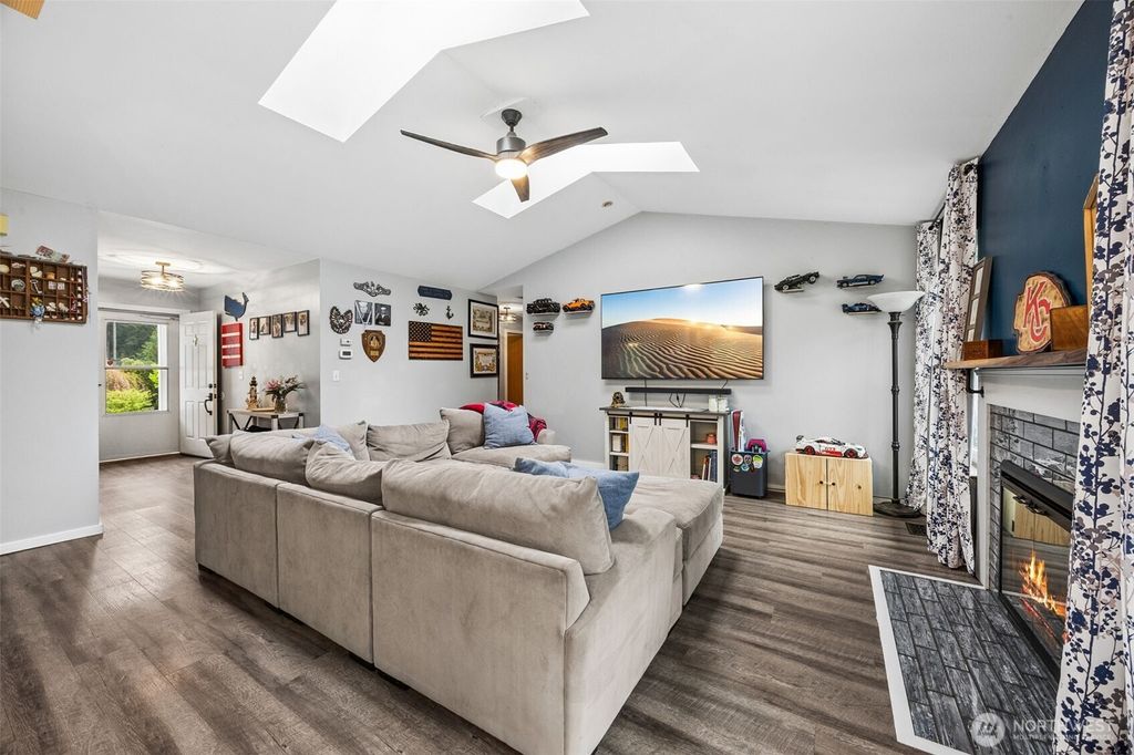 Photo of 735 NE Marric Court, Bremerton, WA 98311 (MLS # 2507970)