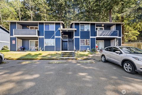 2076 E 56th Street Tacoma WA 98404