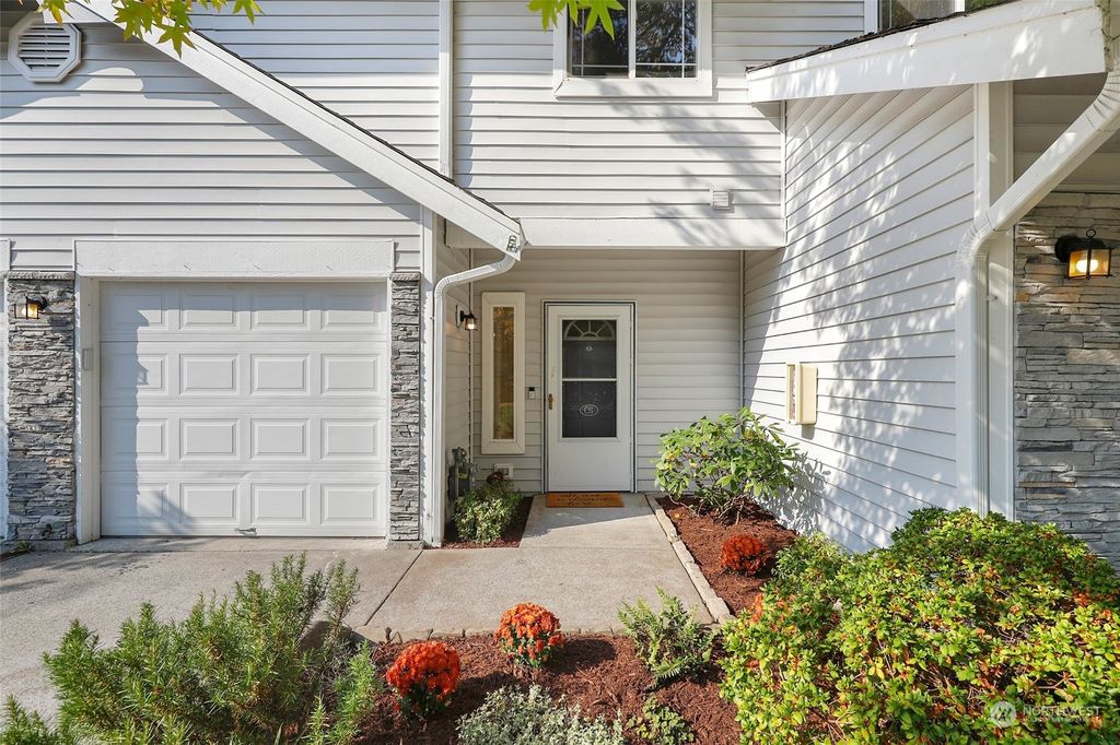 Photo of 21504 50th Avenue W #5, Mountlake Terrace, WA 98043 (MLS # 2005076)