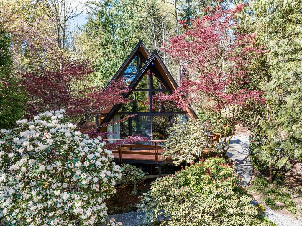 Photo of 15601 258 Place SE, Issaquah, WA 98027 (MLS # 2225494)