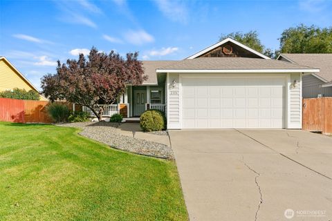 Photo of 2304 N Ellington Street, Ellensburg, WA 98926 (MLS # 2444962)