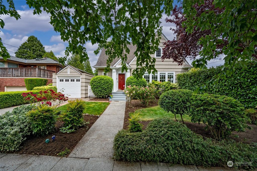 Photo of 1512 Thorndyke Avenue W, Seattle, WA 98199 (MLS # 2252127)