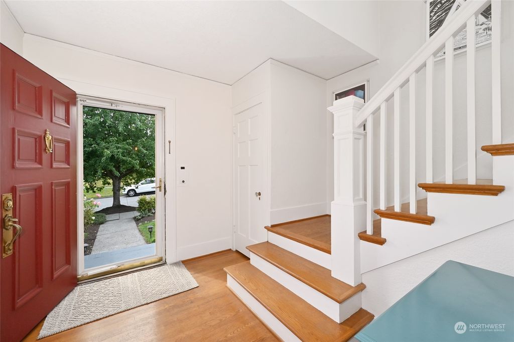 Photo of 1512 Thorndyke Avenue W, Seattle, WA 98199 (MLS # 2252127)