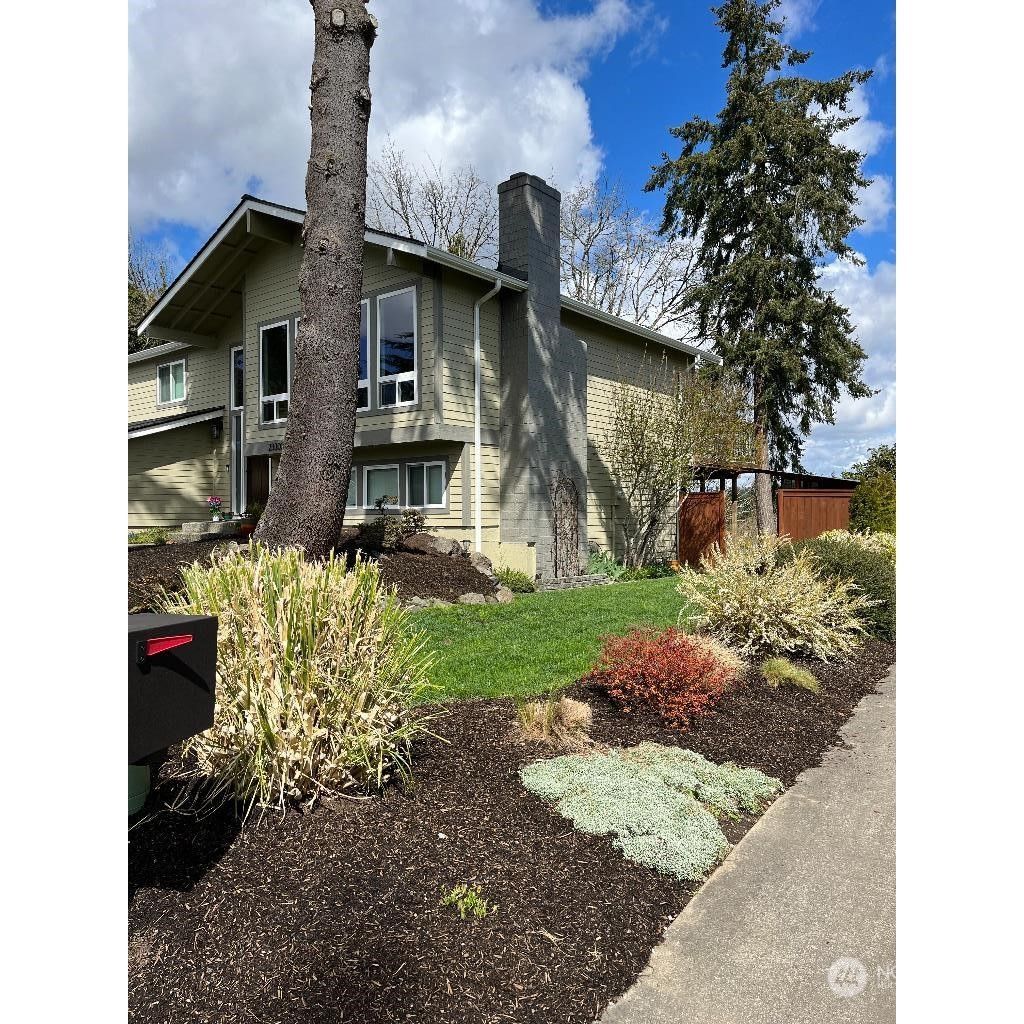 Photo of 23302 139TH Avenue SE, Kent, WA 98042 (MLS # 2061590)