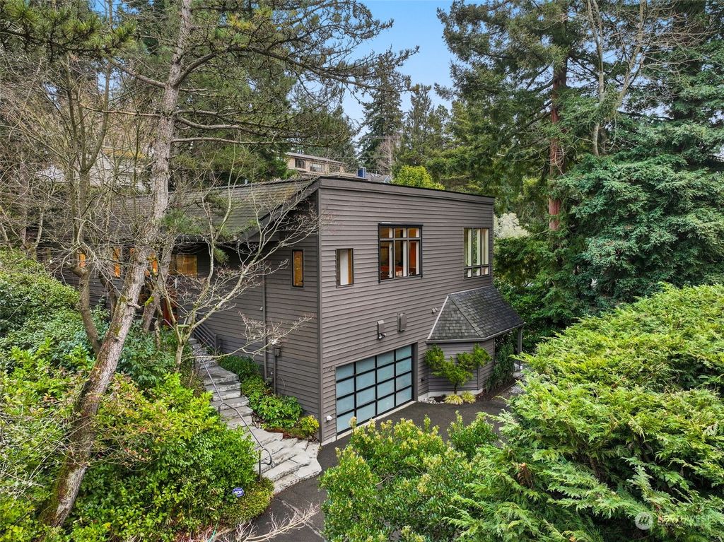 Photo of 7726 29th Avenue NE, Seattle, WA 98115 (MLS # 2329335)