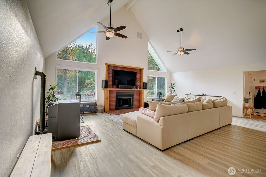 Photo of 16925 SE Auburn Black Diamond Road, Auburn, WA 98092 (MLS # 2509949)