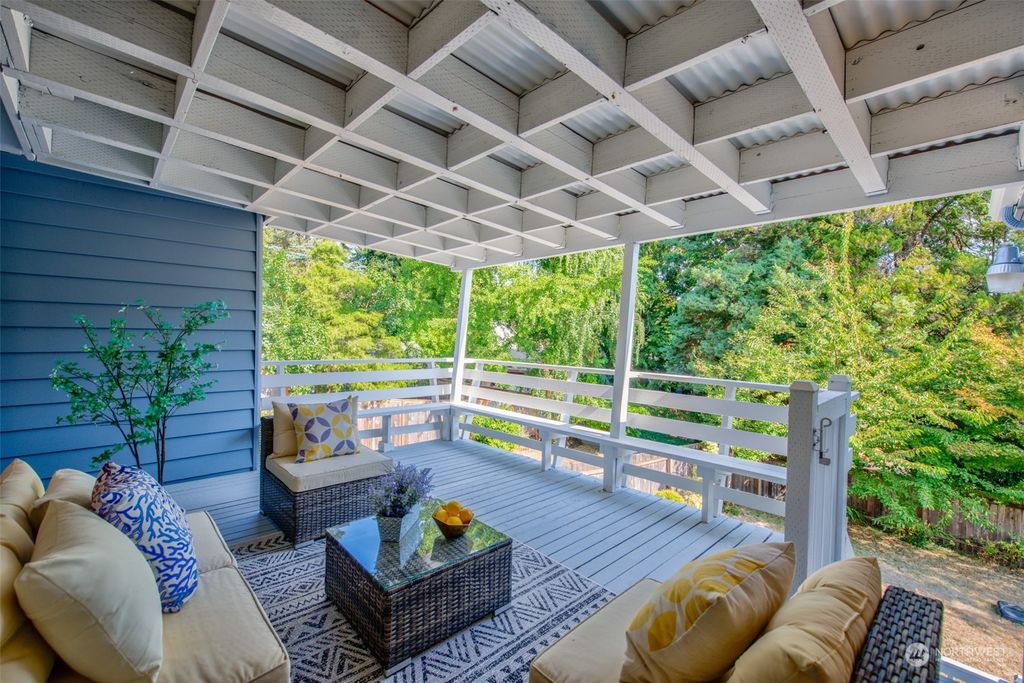 Photo of 6010 38th Street NE, Seattle, WA 98115 (MLS # 2165421)