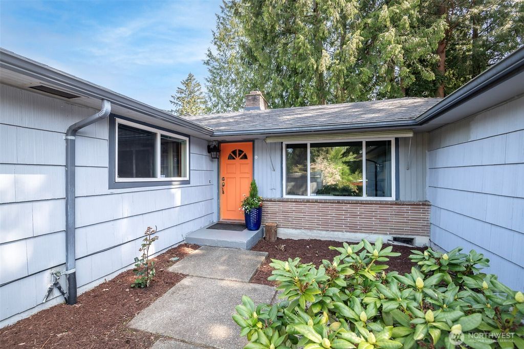 Photo of 1330 144th Avenue SE, Bellevue, WA 98007 (MLS # 2365604)