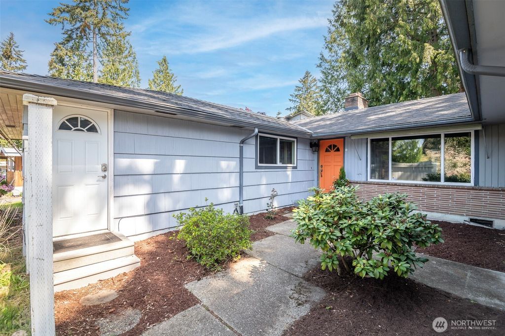 Photo of 1330 144th Avenue SE, Bellevue, WA 98007 (MLS # 2365604)